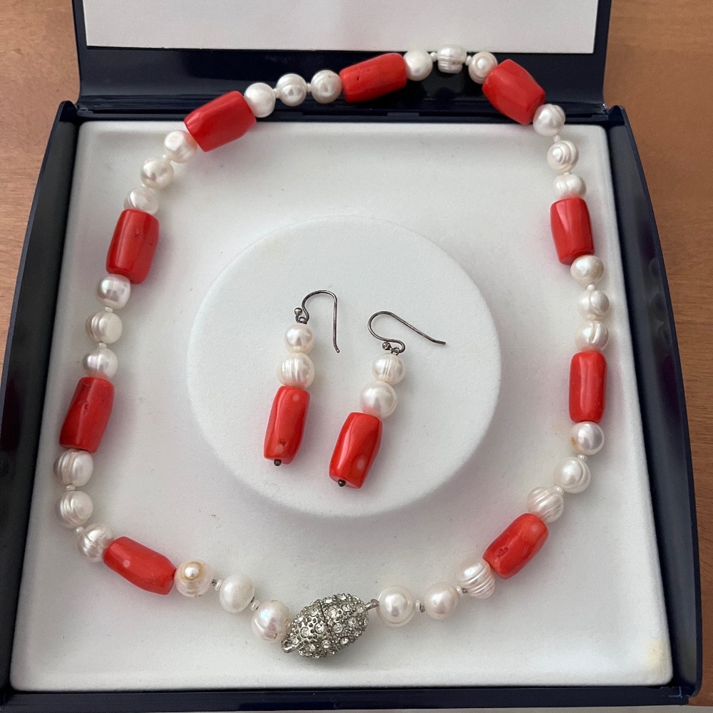 Handmade earrings & necklace set